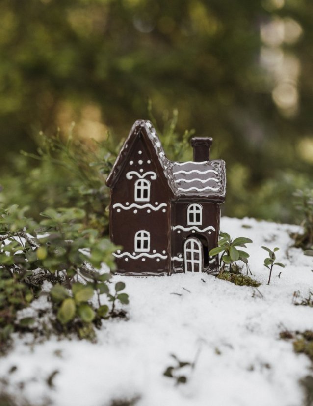 Keramický svícen Domek - Perníková chaloupka hnědý lesklý 16 cm
