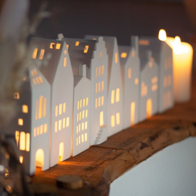 Porcelánový svícen Domek 18 cm