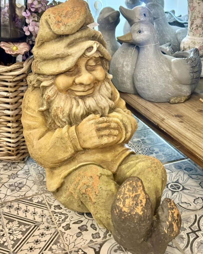 Ceramic garden gnome with a patina – Resting, 46 cm