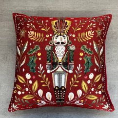 Žakárový vánoční povlak na polštář s motivem Louskáček 50x50 cm