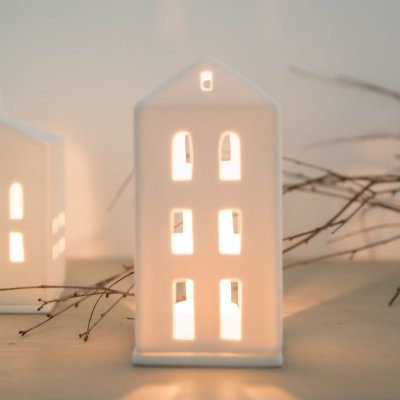 Porcelánový svícen Domek 16,5 cm Porcelánový svícen Domek 16,5 cm