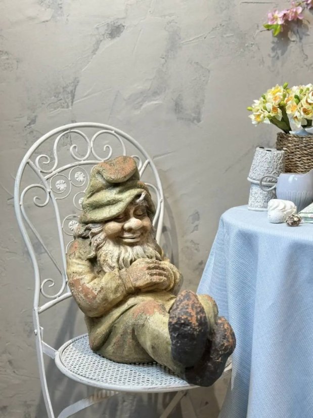 Ceramic garden gnome with a patina – Resting, 46 cm