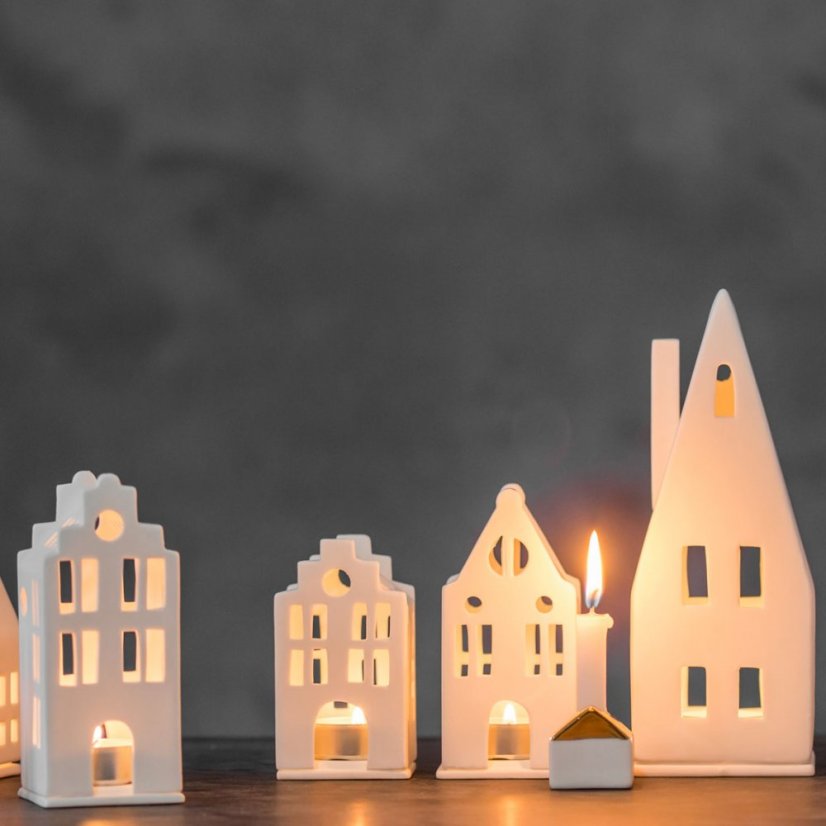 Porcelánový svícen Domek 10,5 cm