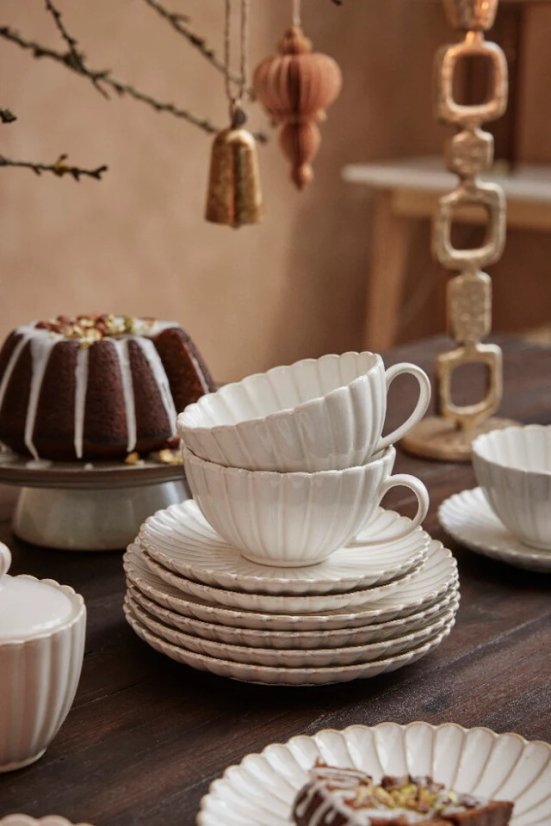 Velký porcelánový oválný servírovací talíř Chryzantéma béžový 36 cm