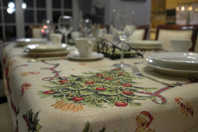 Vánoční ubrus s motivem Stromeček - Velikost: 140x220 cm
