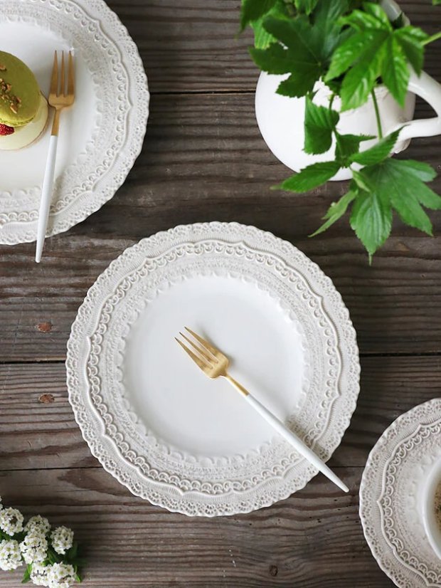 Italian ceramic dessert plate with lace trim – Elegance – 23 cm