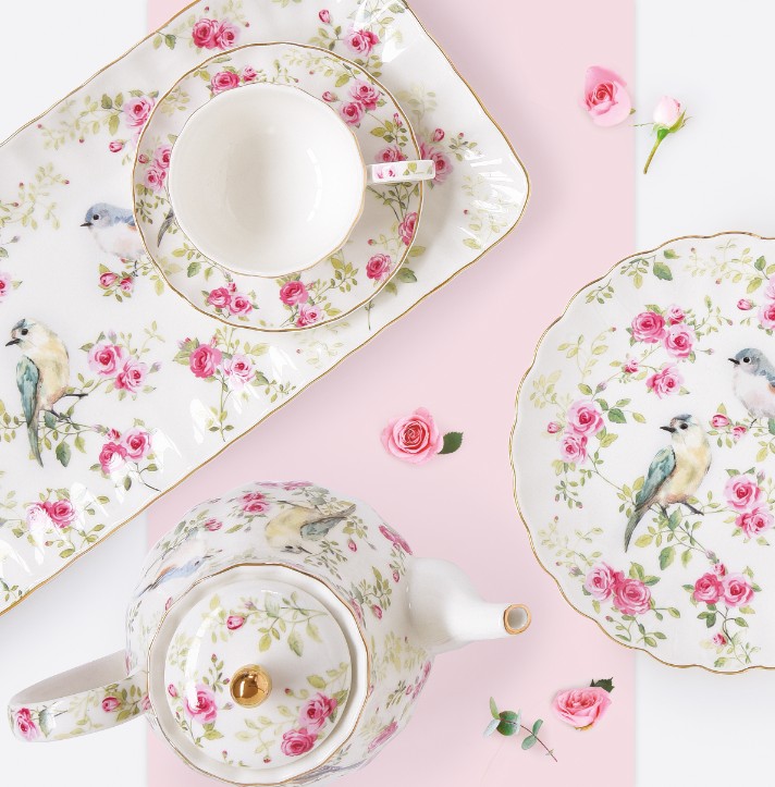 Porcelain cup with saucer In Roses 200 ml