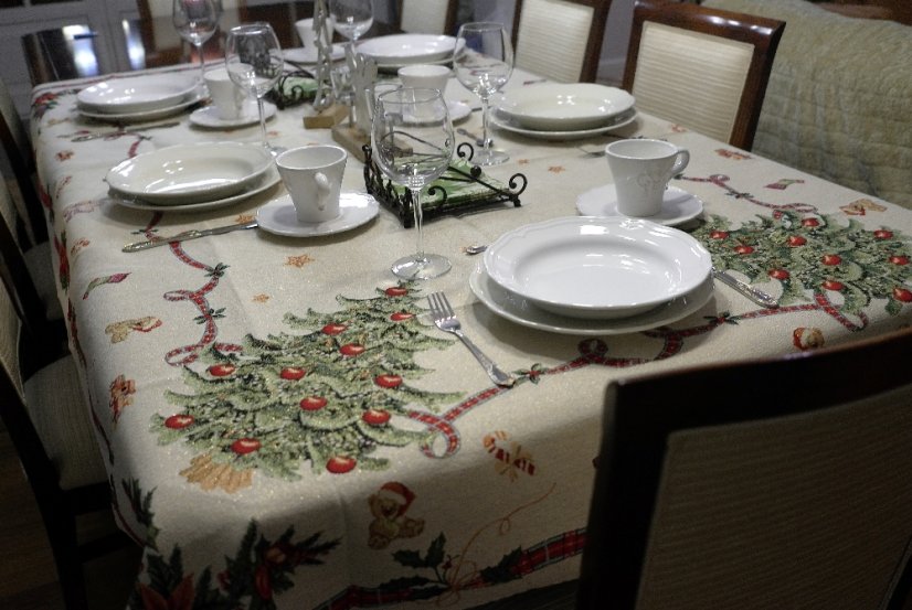 Vánoční ubrus s motivem Stromeček - Velikost: 140x220 cm