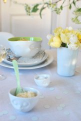 Bowl "Grinning" in white, pistachio inside, 500 ml