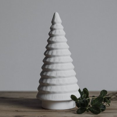Ceramic Christmas tree white matt 20 cm