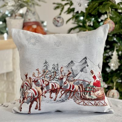 Tapestry Christmas pillowcase with Santa on a sleigh 45x45 cm