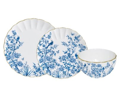 Porcelain set of 2 plates Blue flowers