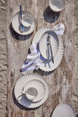 Porcelánový oválný servírovací talíř Chryzantéma béžový 30 cm