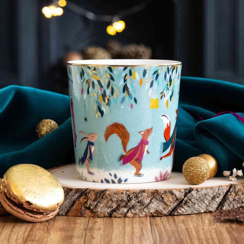 Porcelain mug with 22k gold Winter magic - Skaters 340 ml