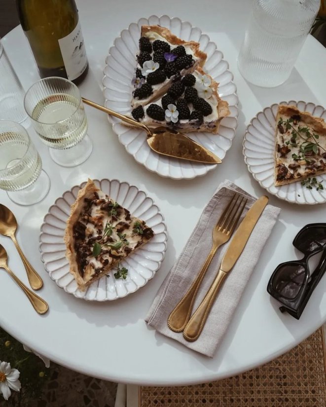 Große Porzellanschale Chrysantheme beige 25 cm