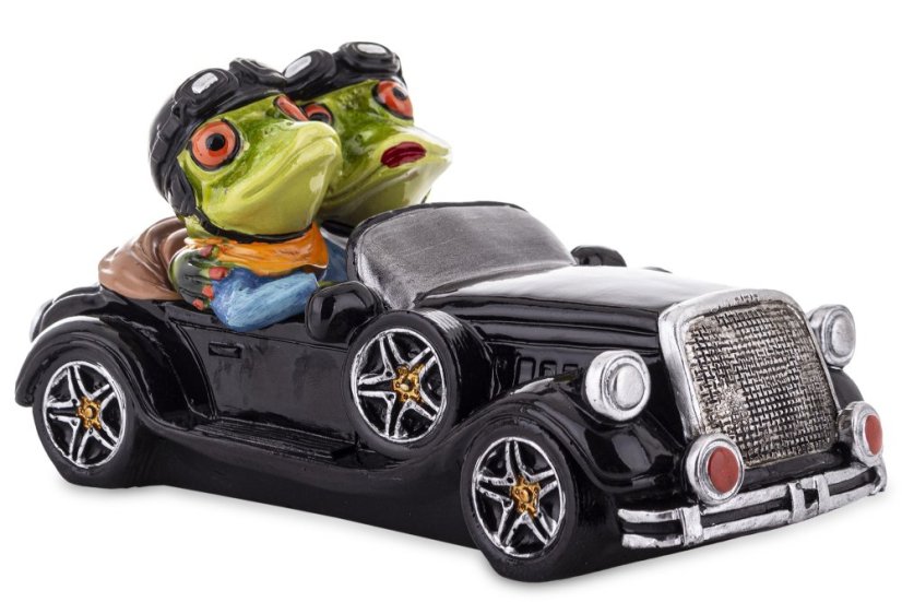 Soška Žaby v autě