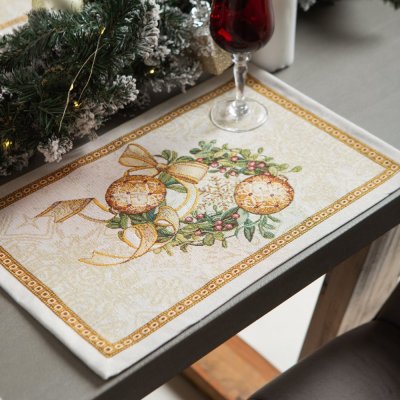 Tapestry Christmas placemat with Golden wreath motif 35x45 cm