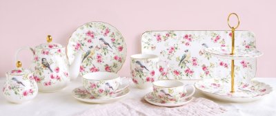 Porcelánová šálka s podšálkou In Roses 200 ml